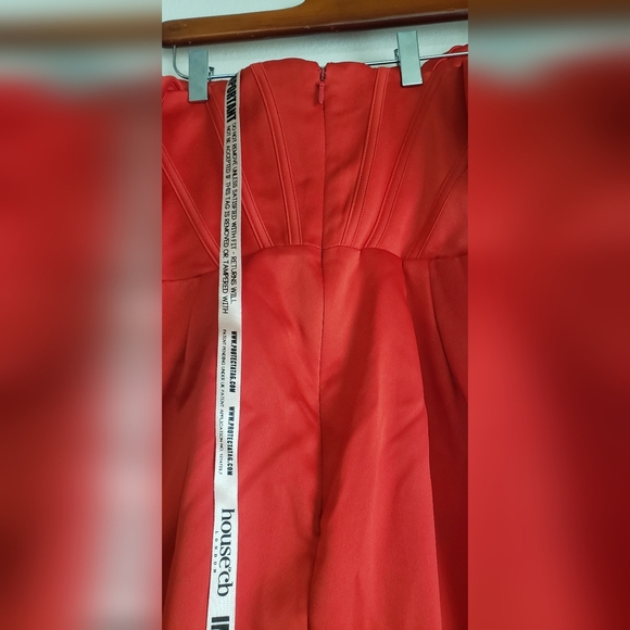 HOUSE OF CB Loretta off-shoulder satin midi dress L+ - Picture 15 of 17